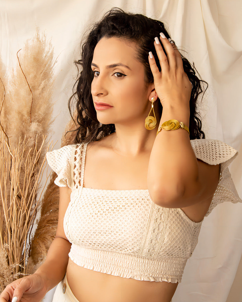 Conjunto Brinco + Pulseira Infinito Capim Dourado Artesanal - BuyBrazil