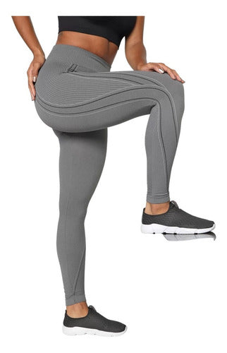 Max Lupo seamless women's high waist leggings with compression and antimicrobial fabric, no transparency for active wear.