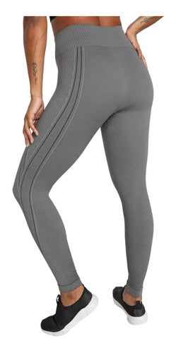 Max Lupo seamless women's high waist leggings with compression and antimicrobial fabric, no transparency, ideal for active wear.