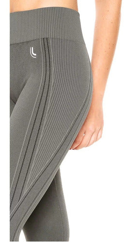 Max Lupo seamless women’s high waist leggings with compression, antimicrobial fabric, no transparency, ideal for active wear.