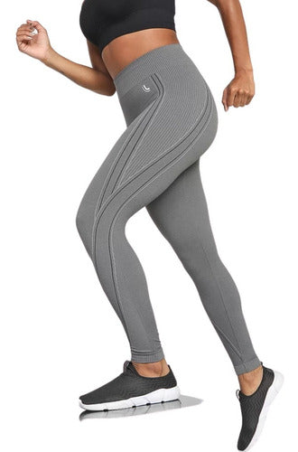 Max Lupo seamless women's high waist compression leggings with antimicrobial fabric and no transparency, ideal for active wear