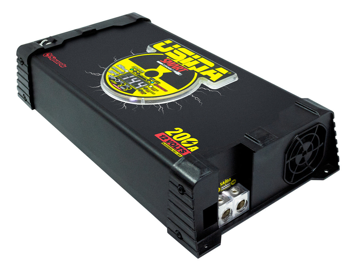 Spark Usina 200A 12V Bivolt automotive power supply with smart cooler, shown with cables and control panel.