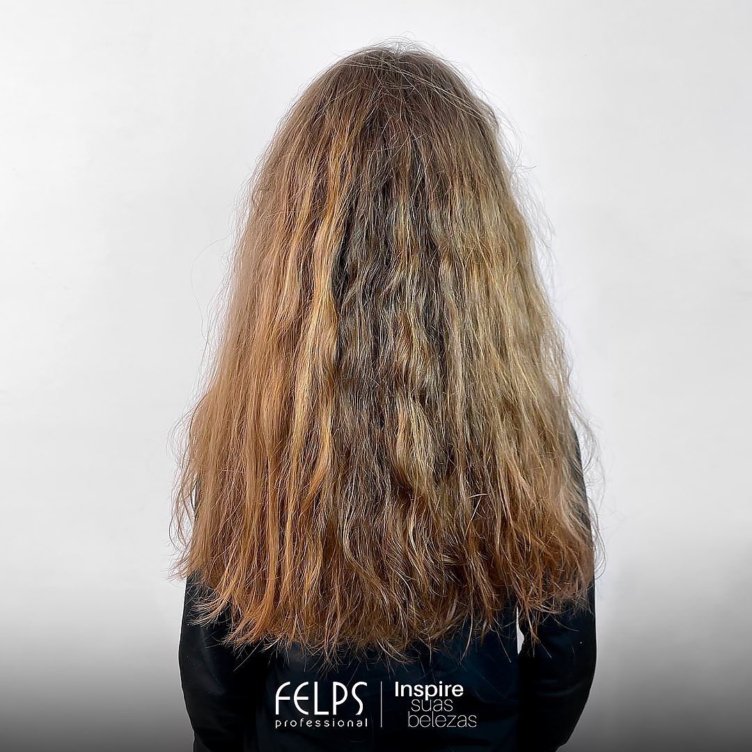 FELPS Omega Zero Nanoplastia Resistance Brazilian Keratin Hair Treatment in a 1000ml bottle, used for hair smoothing and repair.